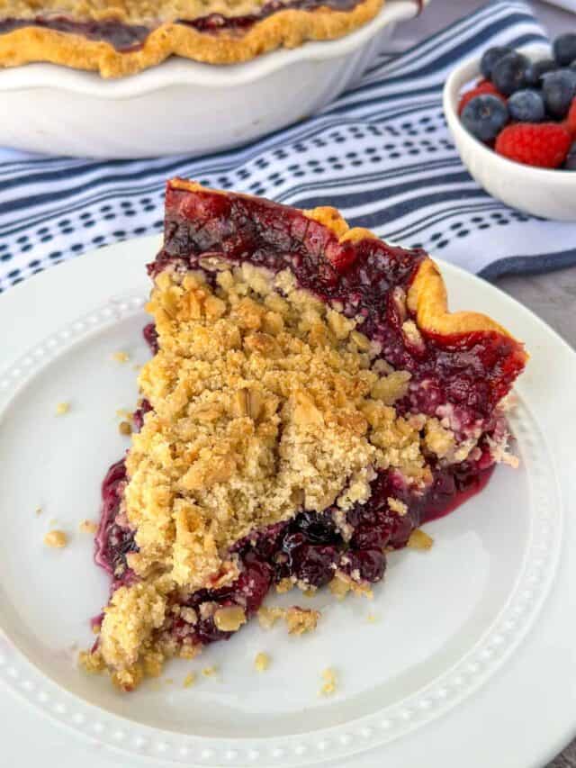 Mixed Berry Pie with Crumble Topping