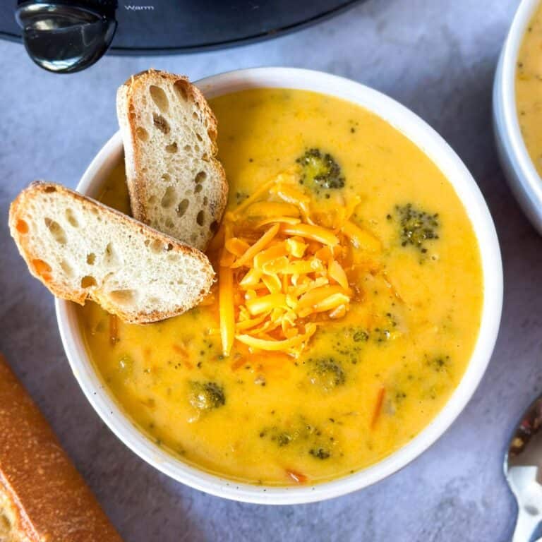 Easy Slow Cooker Broccoli Cheddar Cheese Soup
